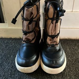 Snow boots - Cat & Jack size 2 snow boots for boys